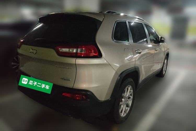 Used Jeep Cherokee 2016 2.4L Leading Smart Version Rear Right 45 Deg