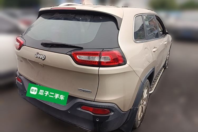 Used Jeep Cherokee 2016 2.4L Leading Smart Version Rear Right 45 Deg
