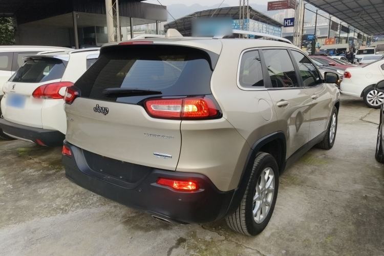 Used Jeep Cherokee 2016 2.4L Leading Edition Rear Right 45 Deg