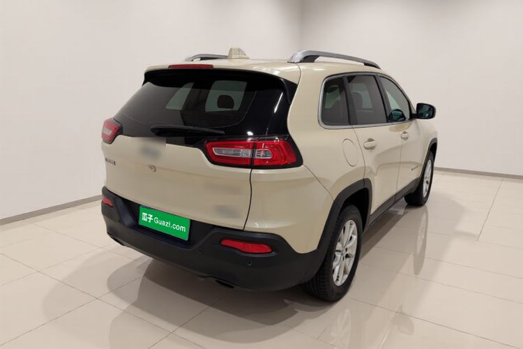 Used Jeep Cherokee 2016 2.0L Superior Edition Rear Right 45 Deg