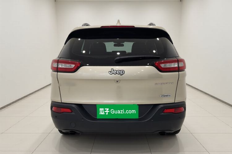Used Jeep Cherokee 2016 2.0L Superior Edition Rear