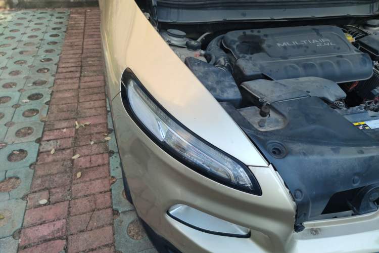 Used Jeep Cherokee 2016 2.4L Leading Edition Right Front Headlight