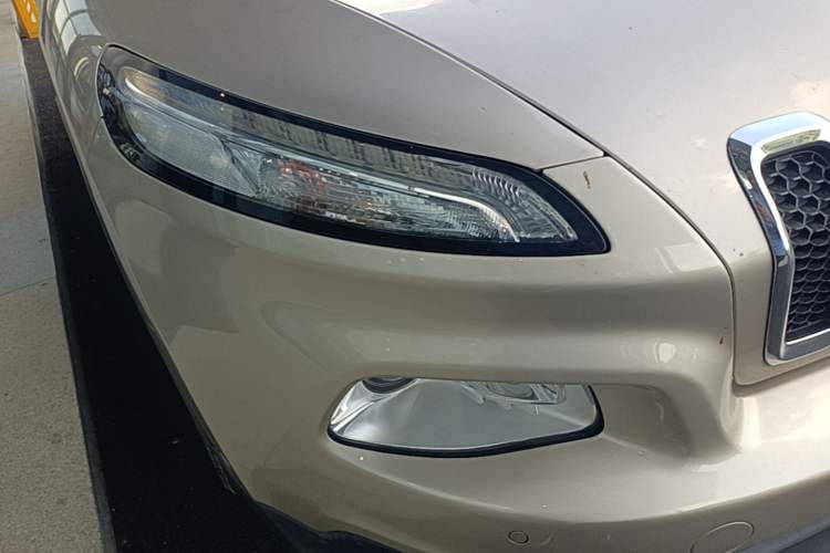 Used Jeep Cherokee 2016 2.0L Superior Edition Right Front Headlight