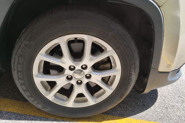 Used Jeep Cherokee 2016 2.4L Leading Edition Right Front Wheel Hub