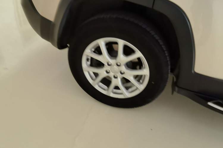 Used Jeep Cherokee 2016 2.4L Professional Smart Version Right Rear Wheel Hub