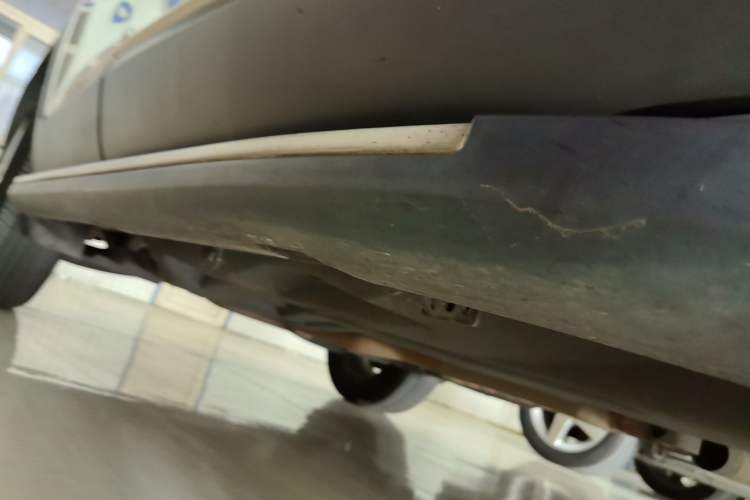 Used Jeep Cherokee 2016 2.4L Professional Smart Version Right Side Sill