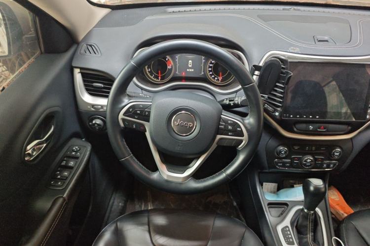 Used Jeep Cherokee 2016 2.4L Leading Edition Steering Wheel