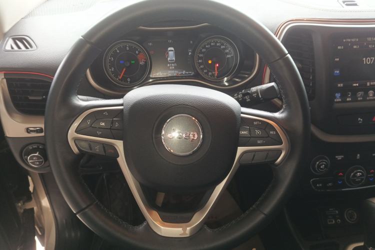 Used Jeep Cherokee 2016 2.0L Superior Edition Steering Wheel