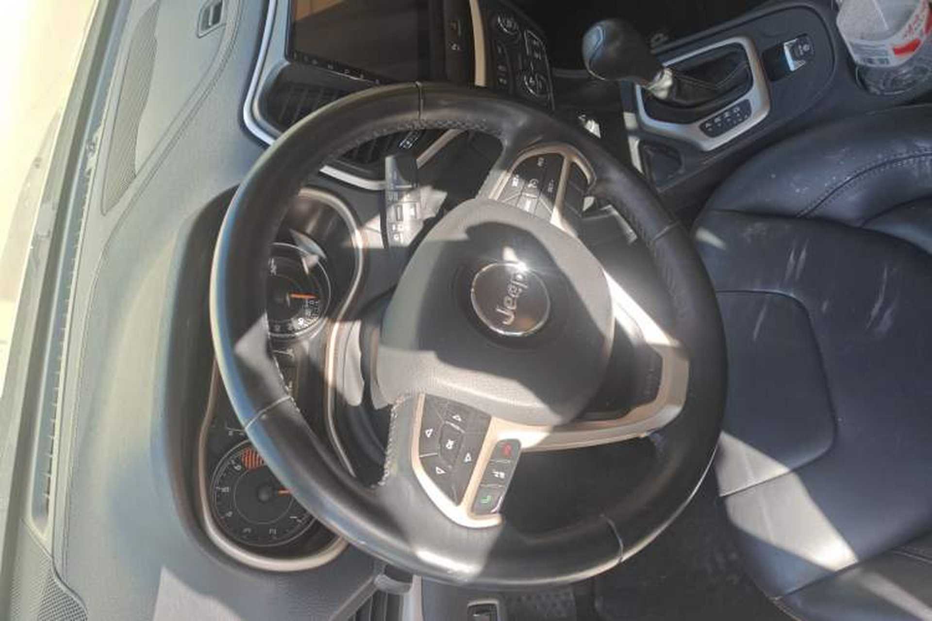Used Jeep Cherokee 2016 2.4L Leading Edition Steering Wheel