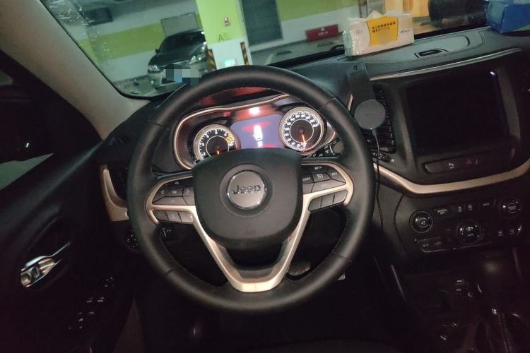 Used Jeep Cherokee 2016 2.4L Leading Smart Version Steering Wheel