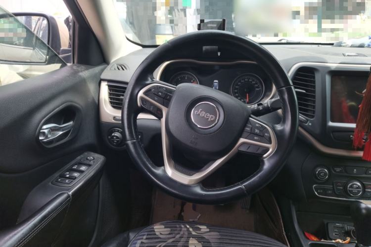 Used Jeep Cherokee 2016 2.0L Superior Edition Steering Wheel