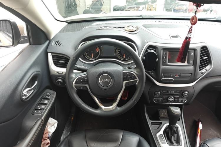 Used Jeep Cherokee 2016 2.4L Leading Edition Steering Wheel