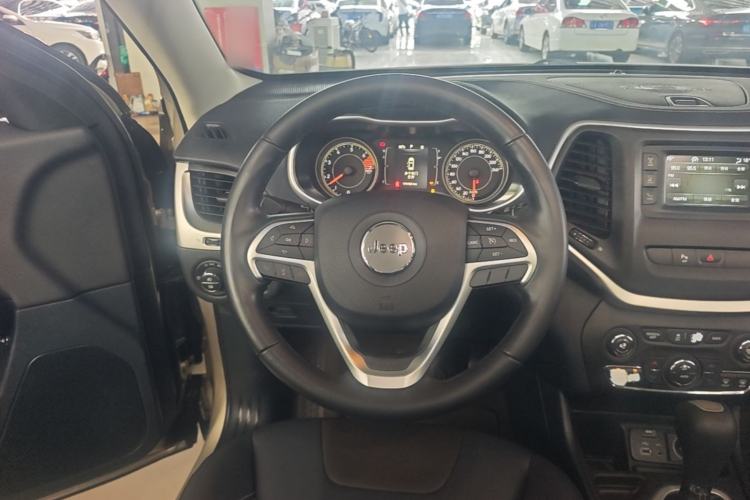 Used Jeep Cherokee 2016 2.4L Leading Edition Steering Wheel