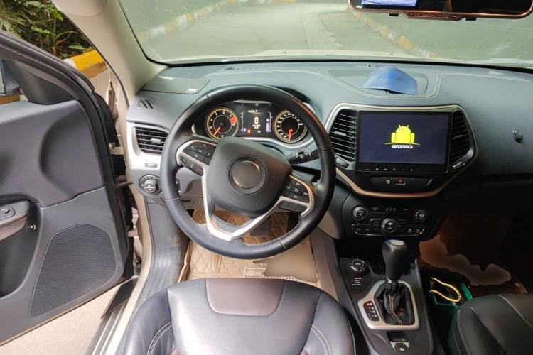 Used Jeep Cherokee 2016 2.4L Professional Edition Steering Wheel