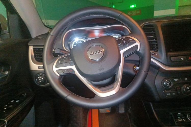 Used Jeep Cherokee 2016 2.0L Superior Edition Steering Wheel