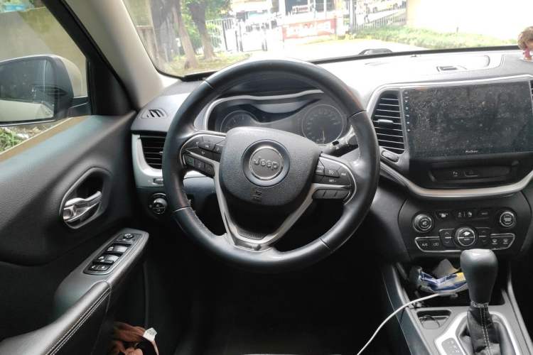 Used Jeep Cherokee 2016 2.4L Leading Edition Steering Wheel