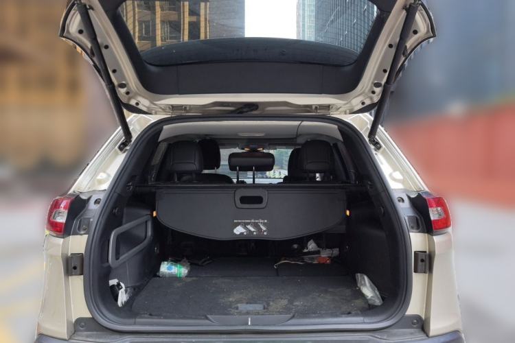 Used Jeep Cherokee 2016 2.0L Superior Edition Trunk