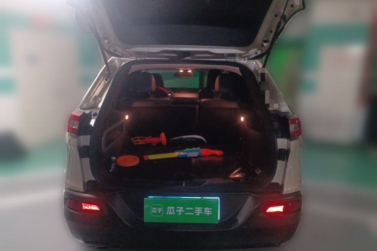 Used Jeep Cherokee 2016 2.0L Superior Edition Trunk