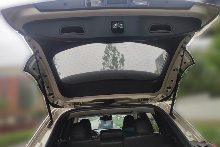 Used Jeep Cherokee 2016 2.4L Professional Smart Version Trunk