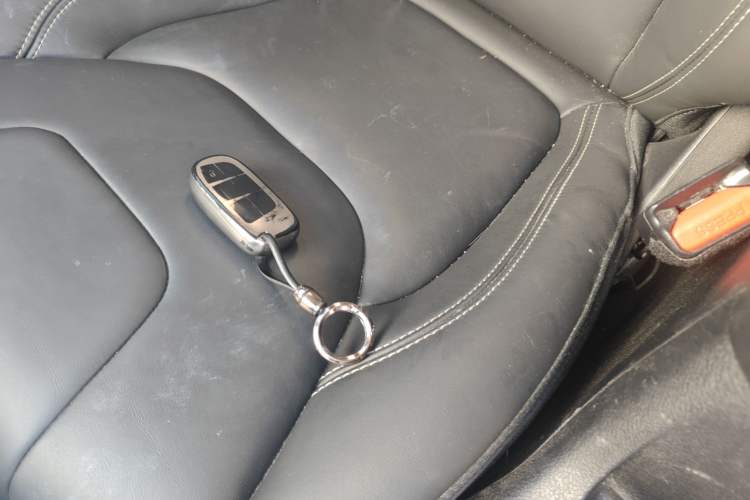 Used Jeep Cherokee 2016 2.4L Leading Edition Vehicle Key