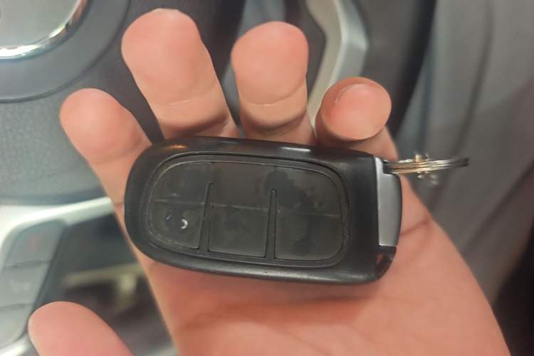 Used Jeep Cherokee 2016 2.4L Leading Edition Vehicle Key