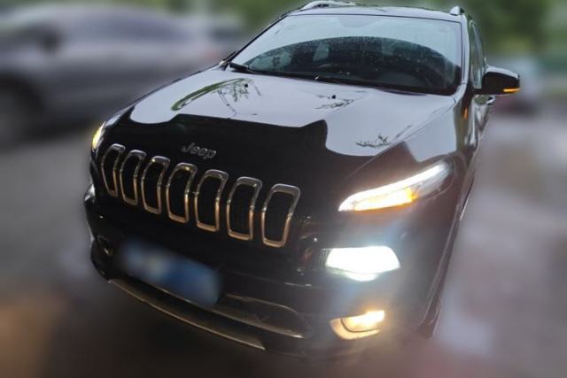 Used Jeep Cherokee 2017 2.0L Superior Edition