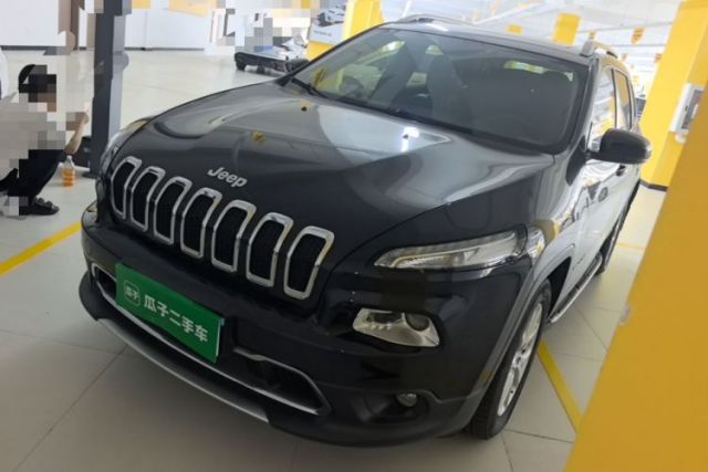 Ojetý Jeep Cherokee 2017 2.0L Superior Edition