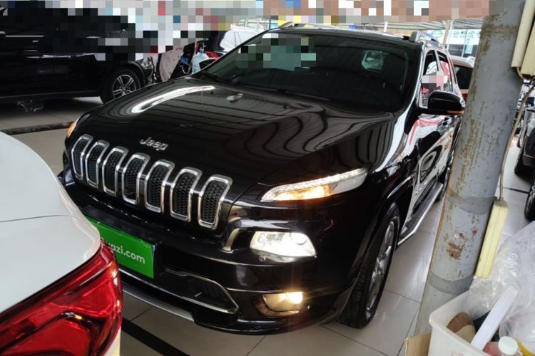 Used Jeep Cherokee 2017 2.4L Professional Edition Guazi used car, China used car export, Used car for sale, Used cars, Cheapest cars for sale