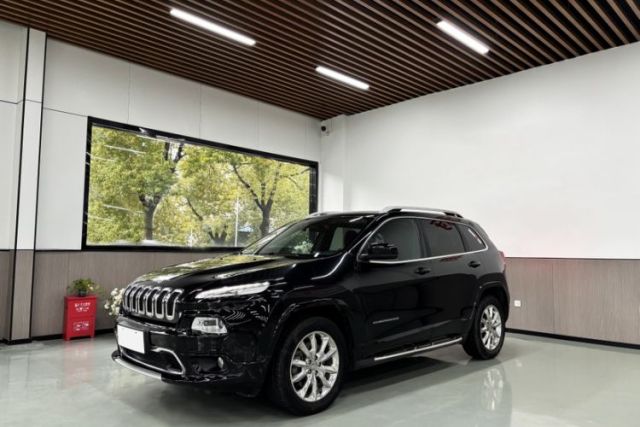 Used Jeep Cherokee 2017 2.4L Superior Edition