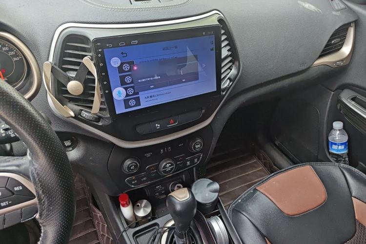 Used Jeep Cherokee 2017 2.4L Leading Edition Audio And AC Panel