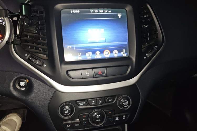 Used Jeep Cherokee 2017 2.0L Superior Edition Audio And AC Panel