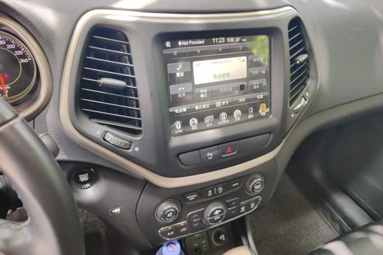 Used Jeep Cherokee 2017 2.0L Superior Edition Audio And AC Panel