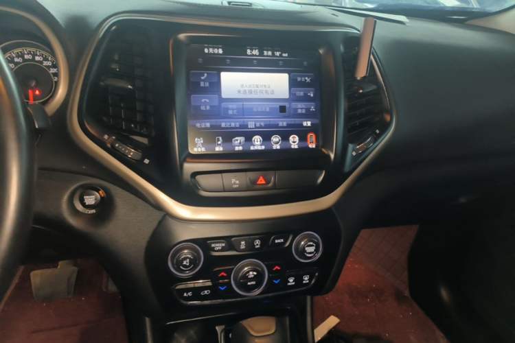 Used Jeep Cherokee 2017 2.0L Superior Edition Audio And AC Panel