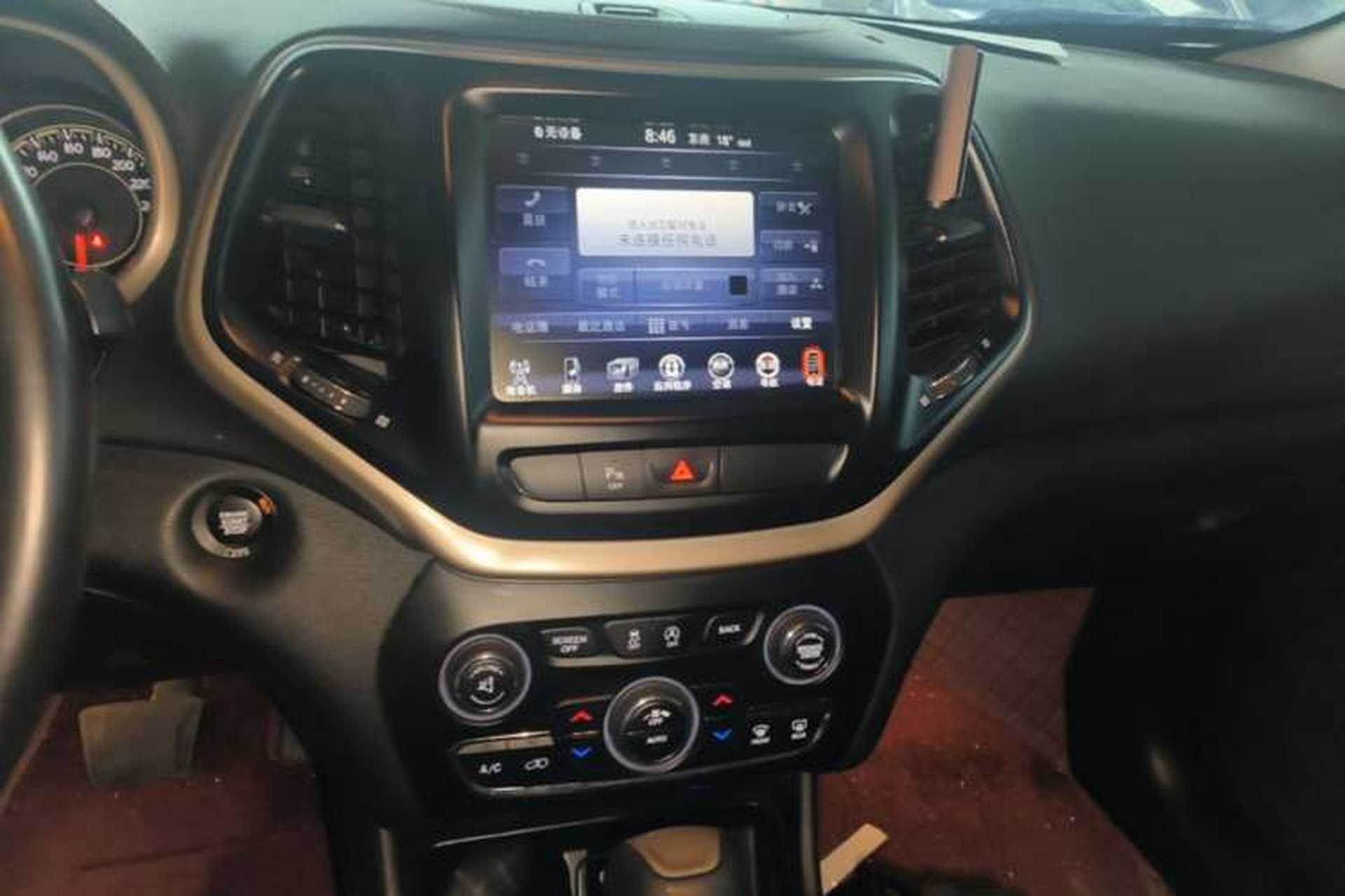 Used Jeep Cherokee 2017 2.0L Superior Edition Audio And AC Panel