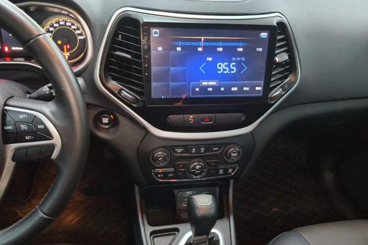 Used Jeep Cherokee 2017 2.4L Leading Edition Audio And AC Panel