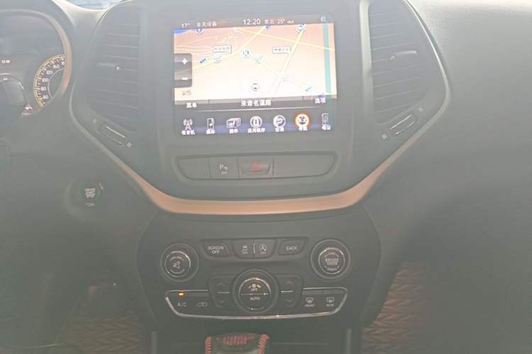 Used Jeep Cherokee 2017 2.0L Superior Edition Audio And AC Panel