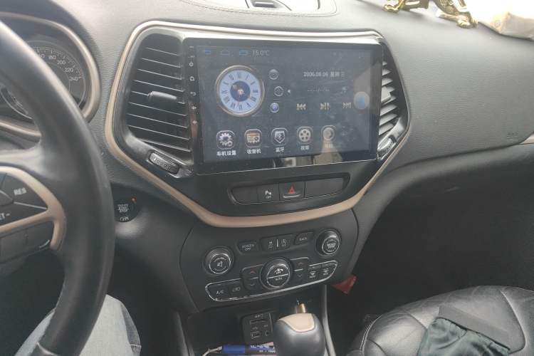 Used Jeep Cherokee 2017 2.4L Leading Edition Audio And AC Panel