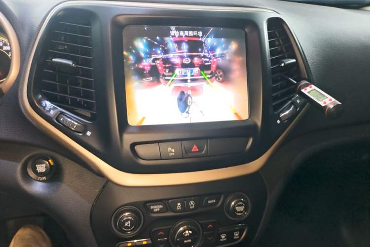 Used Jeep Cherokee 2017 2.0L Superior Edition Audio And AC Panel