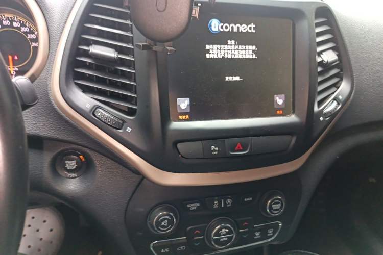Used Jeep Cherokee 2017 2.0L Superior Edition Audio And AC Panel