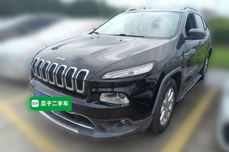 Used Jeep Cherokee 2017 2.0L Superior Edition Guazi used car, China used car export, Used car for sale, Used Jeep cars, Cheapest cars for sale