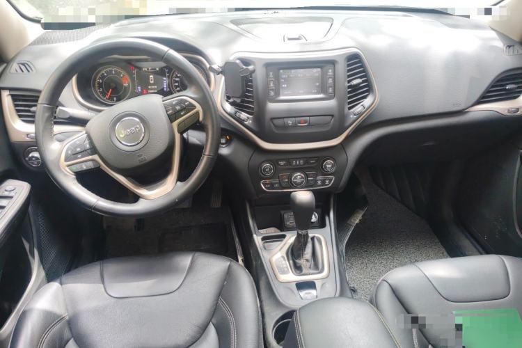 Used Jeep Cherokee 2017 2.4L Leading Edition Center Console