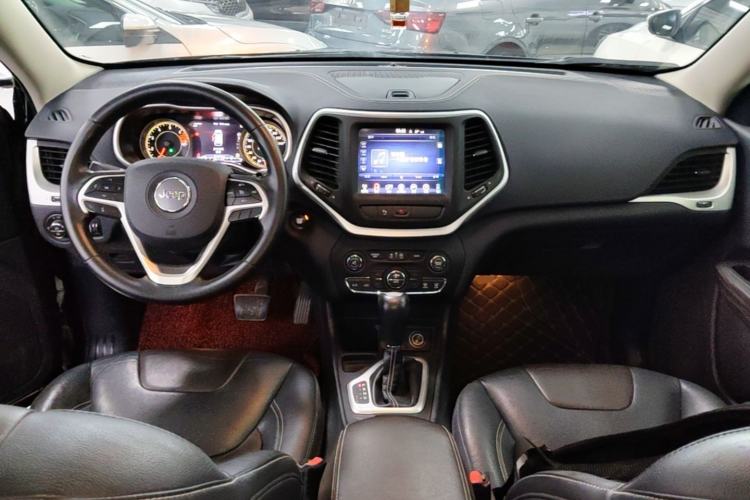 Used Jeep Cherokee 2017 2.0L Superior Edition Center Console