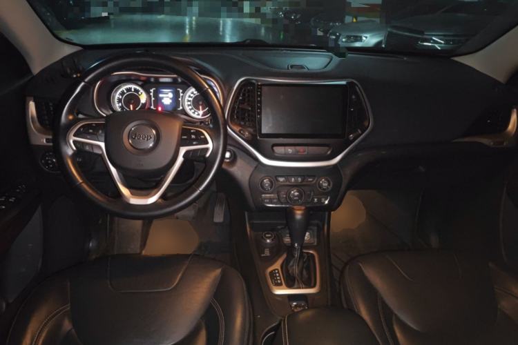 Used Jeep Cherokee 2017 2.4L Professional Edition Center Console
