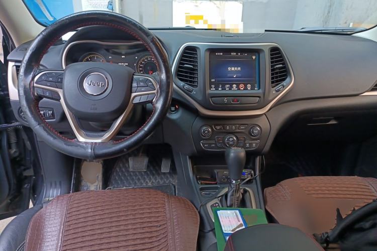 Used Jeep Cherokee 2017 2.0L Superior Edition Center Console