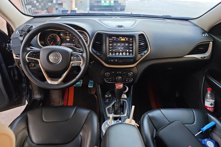 Used Jeep Cherokee 2017 2.4L Superior Edition Center Console