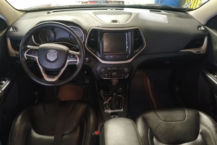 Used Jeep Cherokee 2017 2.0L Superior Edition Center Console