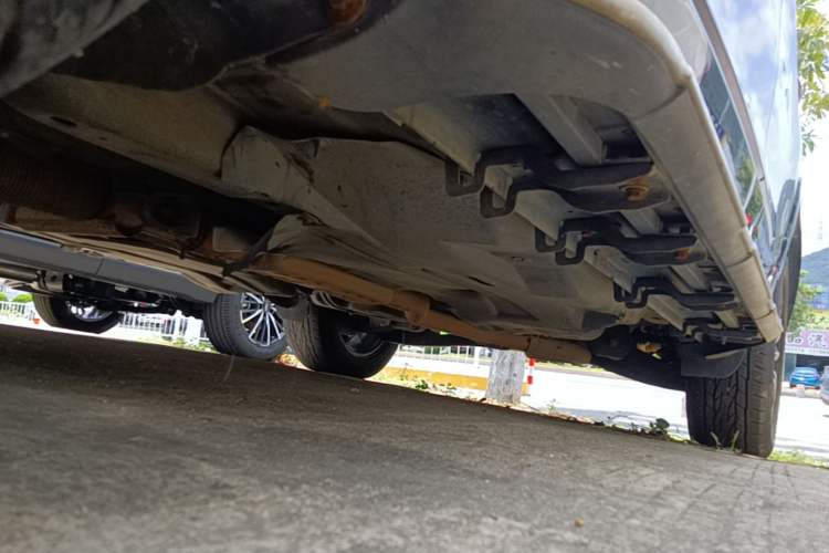 Used Jeep Cherokee 2017 2.4L Professional Edition Chassis Front Left