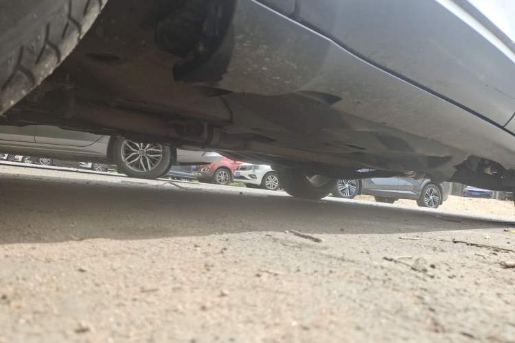 Used Jeep Cherokee 2017 2.0L Superior Edition Chassis Front Left