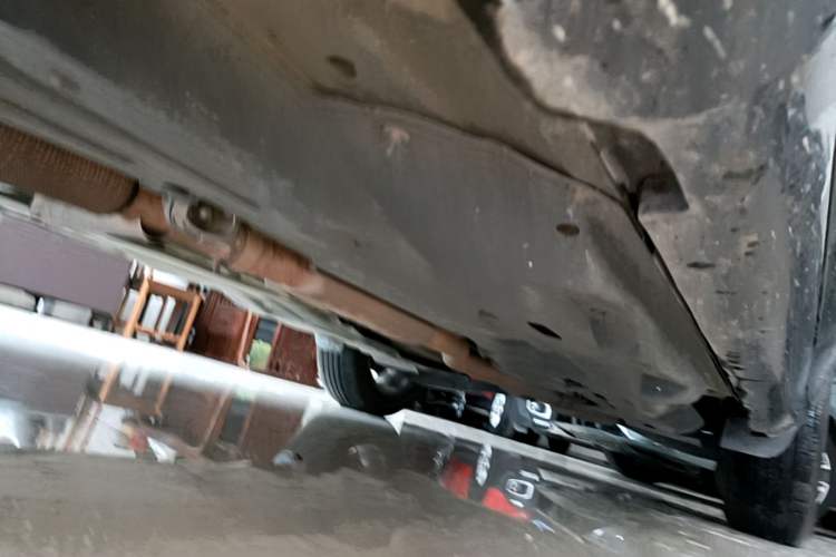Used Jeep Cherokee 2017 2.4L Professional Edition Chassis Front Left