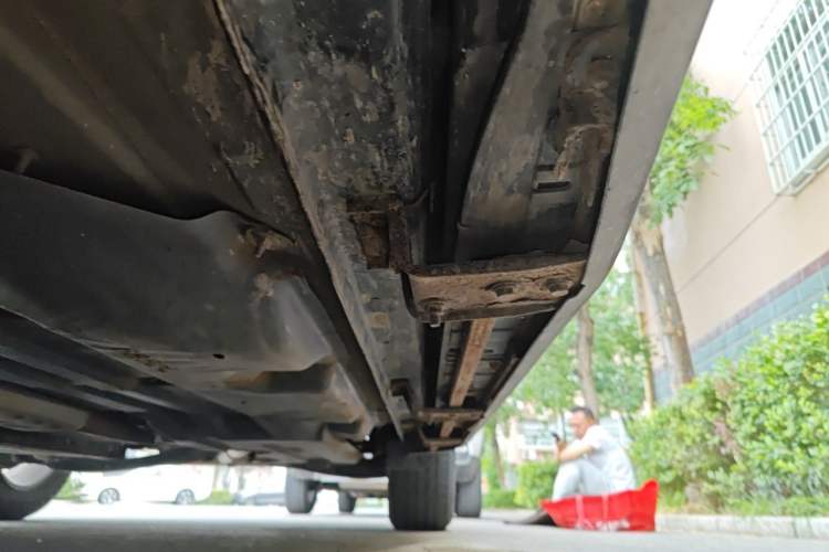 Used Jeep Cherokee 2017 2.0L Superior Edition Chassis Front Left